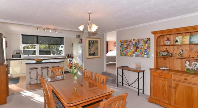 Mahakipawa Hideaway - Marlborough Sounds Holiday Home