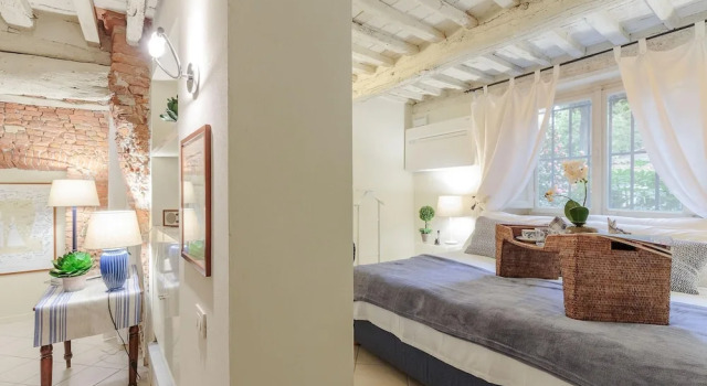 The 1400 s Apartment