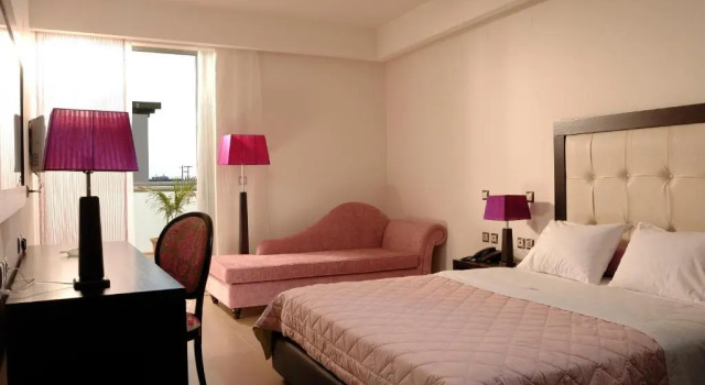 Двухместный номер Deluxe с балконом Angela Suites Boutique Hotel
