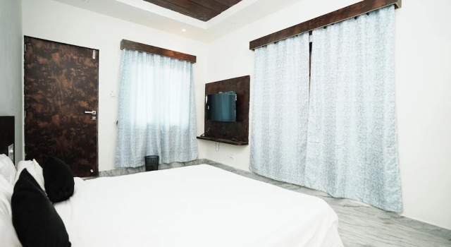 Номер Deluxe Hotel Sai Executive Near Holy Cross Church Mahabaleshwar