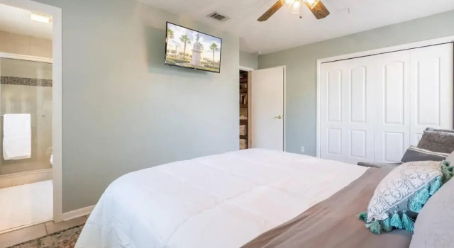 Beach Bungalow 700, Забронировать Отель Джексонвилл-Бич Jacksonville Coast, рядом с Times Square Plaza