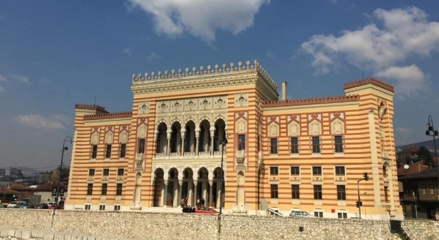 Hostel East-West, Забронировать Хостел Сараево Сараевский кантон, рядом с Гольф-клуб