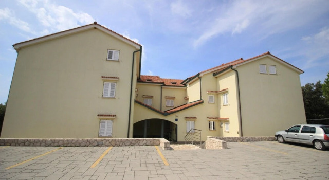 Amazing Apartment in Mandre With Wifi and Indoor Swimming Pool, Rezerwuj Apartament Mandre 