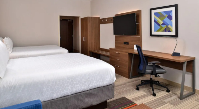 Четырёхместный люкс Holiday Inn Express & Suites Alachua - Gainesville Area by IHG