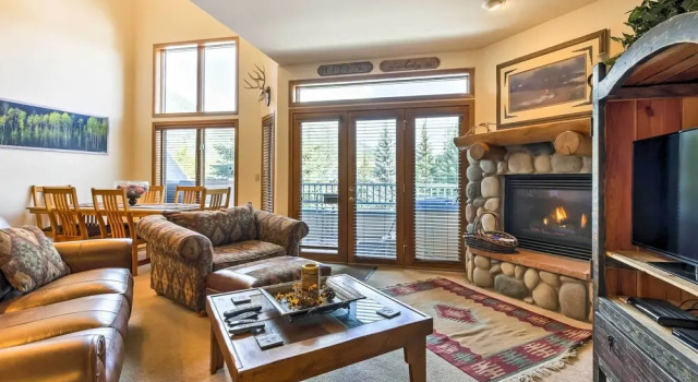 7 Mi to Skiing: Main St Frisco Condo w/ Balcony!