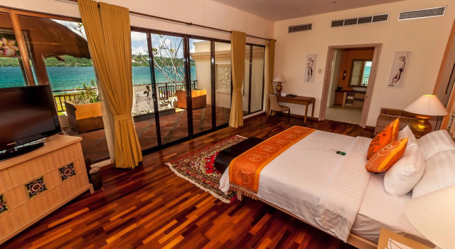 The Natsepa Resort and Conference Center, Reservar Resort Paso Maluku
