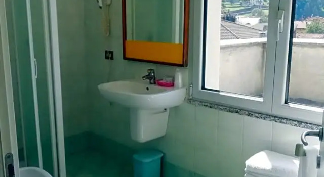 Четырёхместный номер Economy Hotel Rezia Valtellina