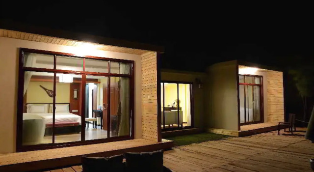 Lijiang Lashi Lake Retreat, Забронировать Отель Лицзян Юньнань, рядом с Улица Сквер-стрит Древнего города Даянь