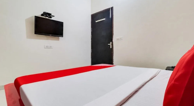 Oyo 49824 Dhingra Guest House, Varaa Matkakoti Sirsa Haryana