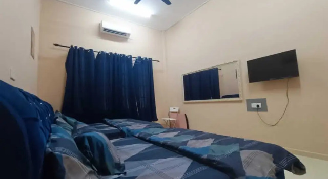 Номер Standard OYO 90799 Sharhan Residence