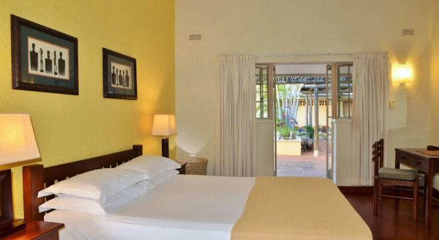 Amadeus Garden, Rezerwuj Hotel Hotele w Victoria Falls z basenem, Basen