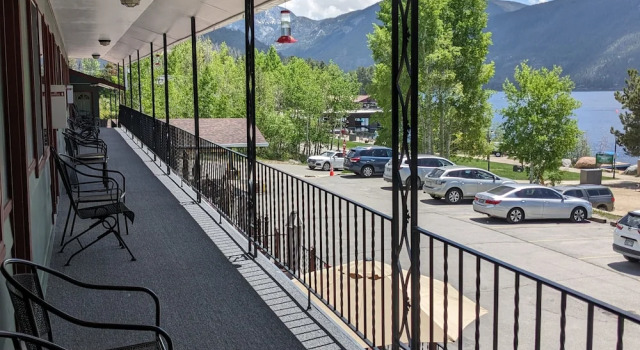 Люкс c 1 комнатой с видом на озеро Western Riviera Lakeside Lodging