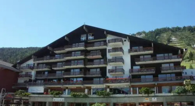 Apartment Saturne 306, Prenota Appartamento Hotel a Canton Vallese con parcheggio, Parcheggio