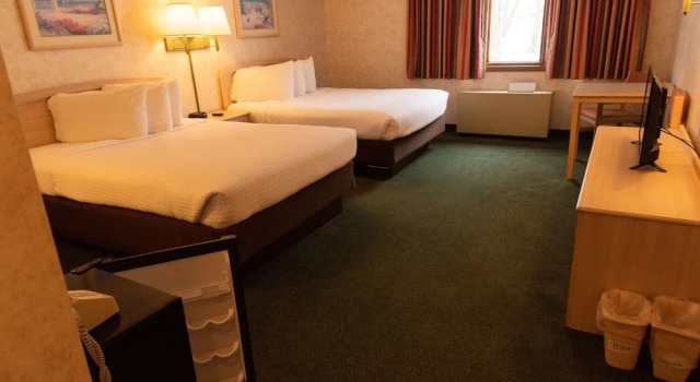 Paradise Shores Resort, Boek Resort Holcombe Wisconsin