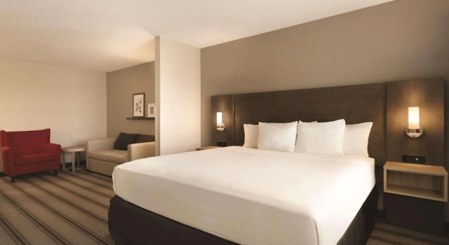 Двухместный люкс Country Inn & Suites by Radisson, Indianapolis Airport South, IN