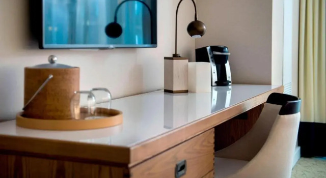 Номер Standard Newport Marriott Hotel & Spa