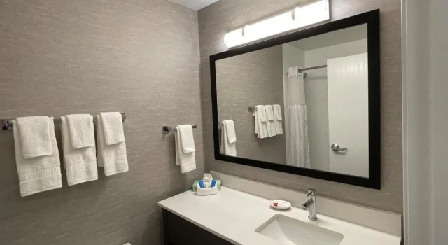 Номер Standard с видом на озеро The Inn on Maritime Bay, an Ascend Collection Hotel