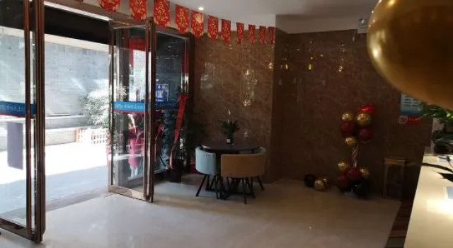 Zhengzhou Shina Hotel (Zijing Shandong Street Subway Station), Rezervovat Hotel Čeng-čou Henan