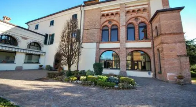 Villa Santa Maria dellArco - Centro Oreb, Book Villa Hotels in Franciacorta with Parking, Parking