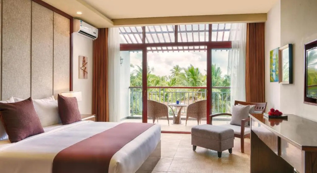Полулюкс с видом на сад Jie Jie Beach Hotel