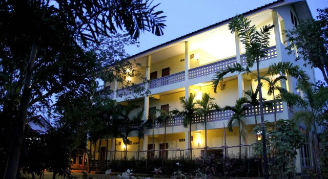 Prasertsri Place