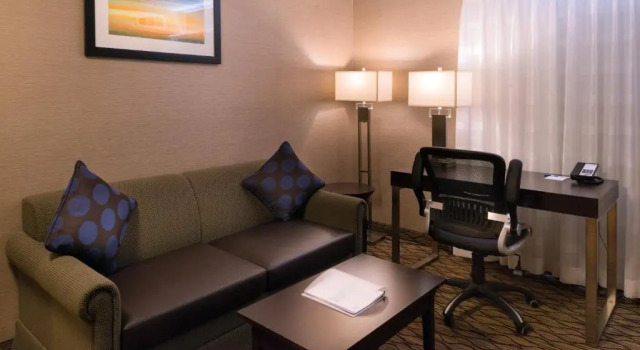 Люкс Holiday Inn Express & Suites Pasadena - Los Angeles by IHG