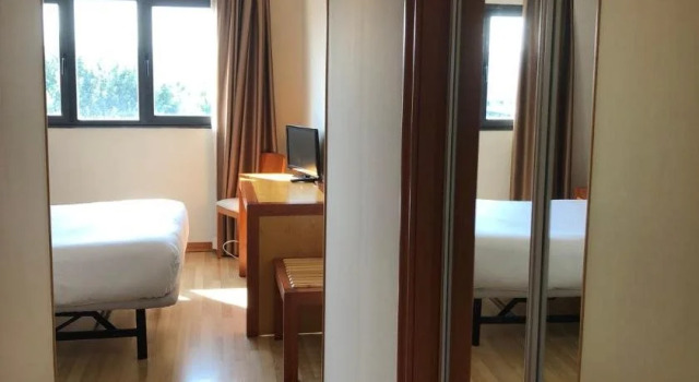 Hotel Puerta Guadalajara, Забронировать Отель Отели Гвадалахары 3 звезды, рядом с DinoAventura, 3*