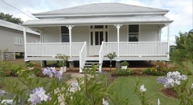 Victoria's Cottage Warwick, Buchen Sie Ferienhaus Warwick Queensland