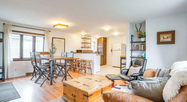 Коттедж Hike, Ski & More: Walkable Downtown Granby Home