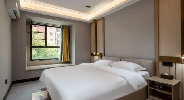 Люкс Deluxe Hot Spring Hotel, Menghai