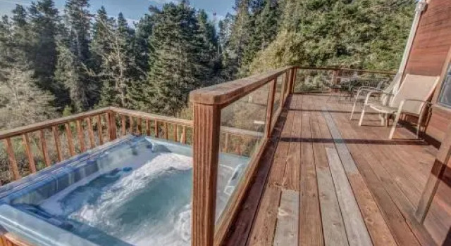 Ocean view home with Fireplace Hot Tub Deck, Забронировать Отель Мендосино Mendocino Coast