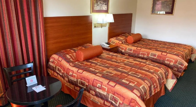 Четырёхместный номер Standard Country Hearth Inn-Union City