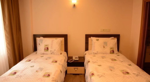 STS Hotel, Varaa Hotelli Hotellit Marmara-alue pysäköinnillä, Pysäköinti
