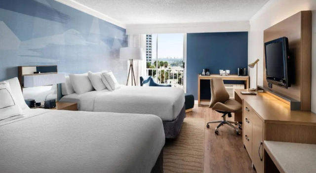 Четырёхместный номер Standard с видом на гавань Courtyard by Marriott Long Beach Downtown