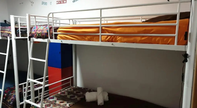 Кровать в общем номере Lisbon Hostel Terminal 4
