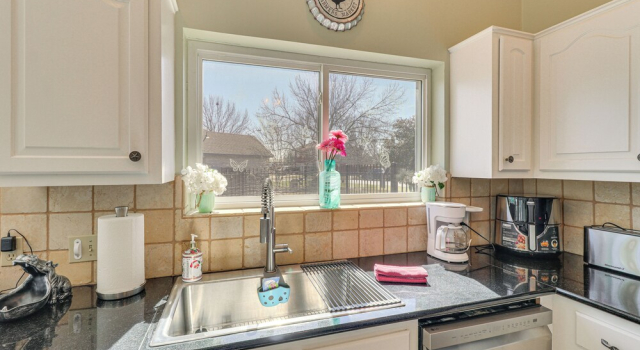 Hot Tub, Pool, & Fire Pit: Gorgeous Hutto Home, Prenota Hotel Hutto Greater Austin