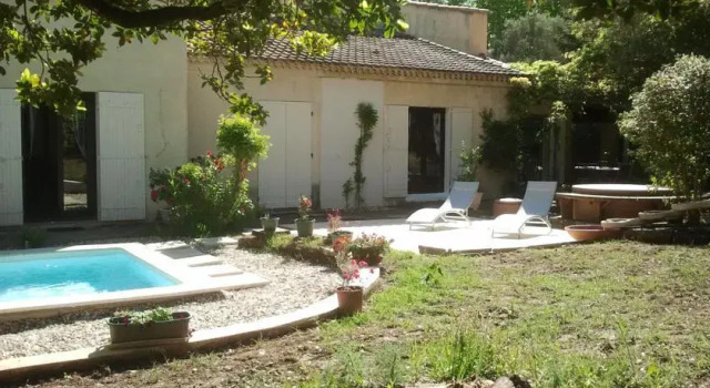 Villa Thermae, Rezervovat Vila Hotely v Remoulins s parkováním, Parkování