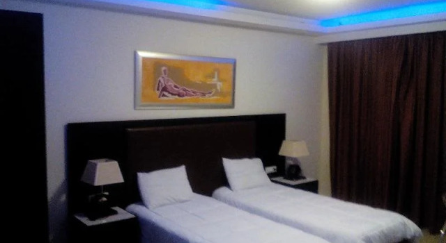 Vivian Hotel