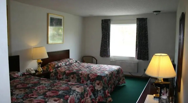 The Park Inn Knob Noster, Buchen Sie Hotel Knob Noster Missouri