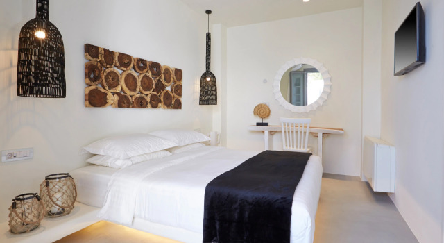 2 Bedroom Eolia Kamari Villa 100m2 with Private Heated Pool, Prenota Villa Kamari Paro