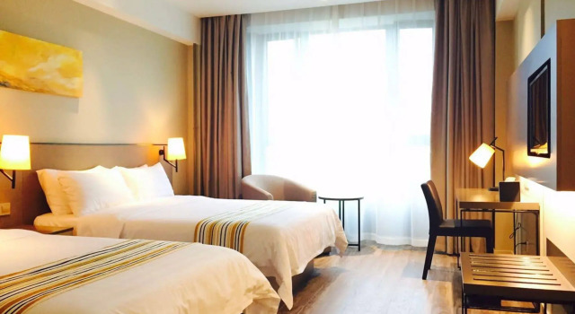 Homeinn Plus Qingdao Badaguan Taipingjiao Branch