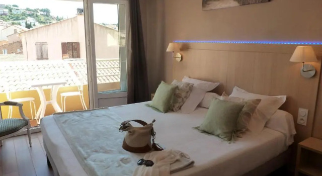 Двухместный номер Comfort с балконом и с видом на окрестности Hotel Espadon bleu