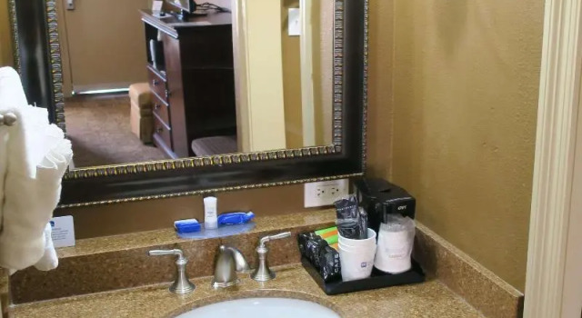 Номер Standard Best Western Plus French Quarter Courtyard Hotel