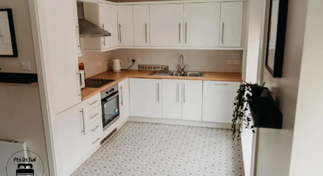 Stylish City Centre 2 Bedroom Apt Free Parking