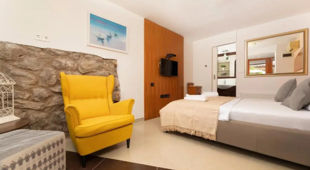 Apartment Ana, Varaa Huoneisto Hotellit Kvarner Islands uima-altaalla, Uima-allas