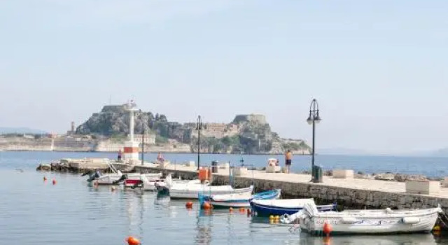 Corfu Town Luxury Studios -A, Забронировать Отель Керкира Остров Корфу, рядом с Музей керамического искусства