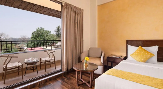 Номер Deluxe с балконом The Summer House, Pachmarhi - AM Hotel Kollection