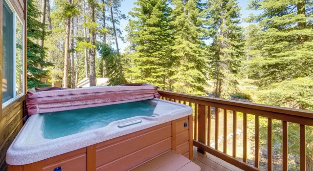 Коттедж Private Beach On-site! Soda Springs Cabin