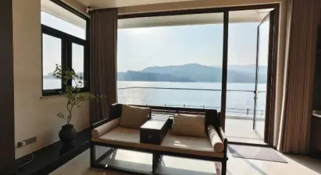 Mulan Lake View Villa: See Mountains & Gaze at Sea