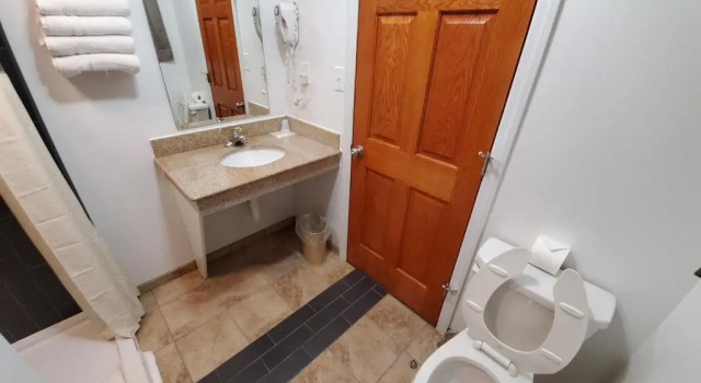 Семейный люкс Jefferson Hills Motel